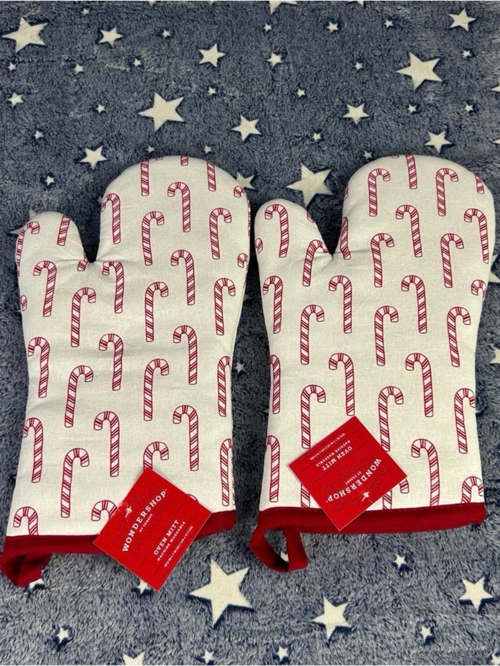 Wondershop Red & White Candy Cane Oven Mitt